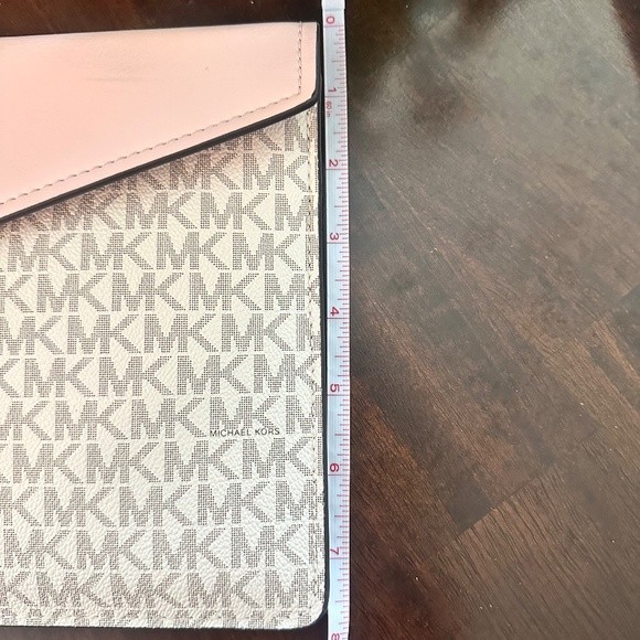 Michael Kors Clutch & Cross Body - Blush Pink - Picture 14 of 16